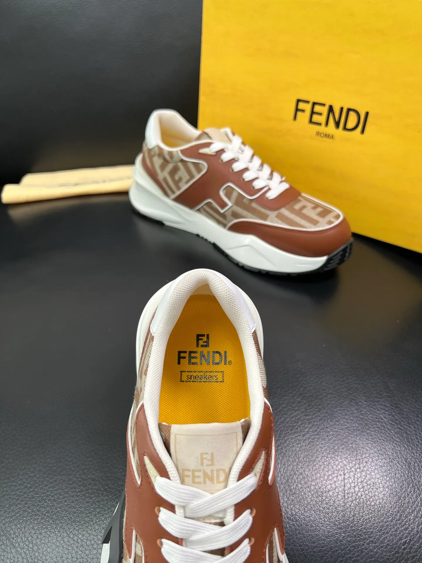 Men's shoes 💰840 FENDI top purchasing Fendi counters are equipped with the original factory, original fabrics imported from Italy, breathable and comfortable cowhide lining, soles: original soles specially provided by the original factory are super comfortable, original factory orders 🔍high quality, you can enter and exit the counter at will, welcome to compare, code number 39-44 (customized 38-45) 85856